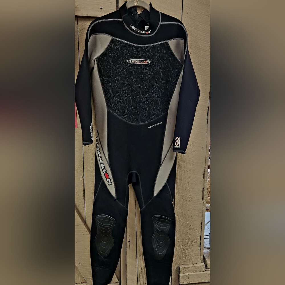Wet suit. Henderson Dive Wear, Large